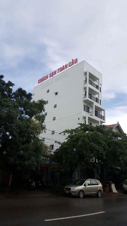 Отель Khach San Toan Cau Винь Экстерьер фото